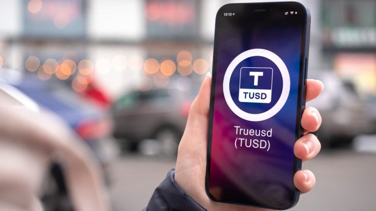 TUSD’s Stability Wavers — Value Fluctuates Below $1 Peg Amid Market Turbulence and Binance’s Dominant Hold